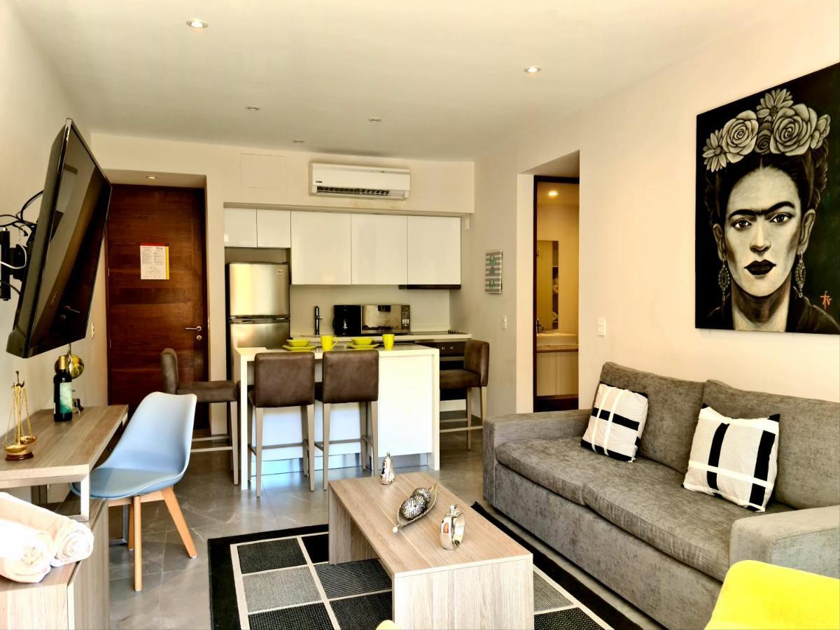 Discover Playa Del Carmen From The Gallery Condos Steps To The Beach Екстериор снимка